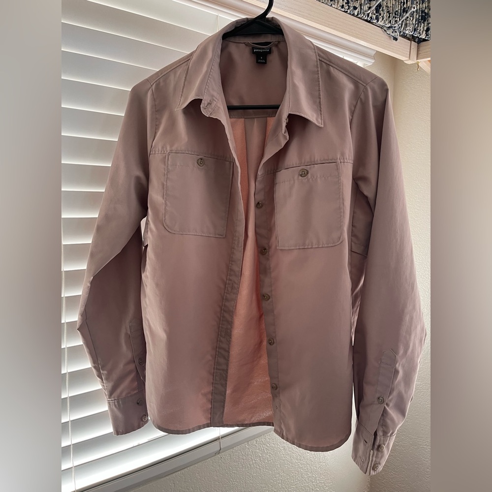 Patagonia Shirt Women's Small Self Guided Hike Camp Outdoor Long Sleeve Button